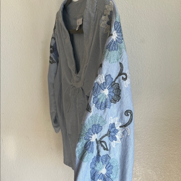 J. Jill Sky Blue Blouse with Embroidered Sleeves - Picture 3 of 5